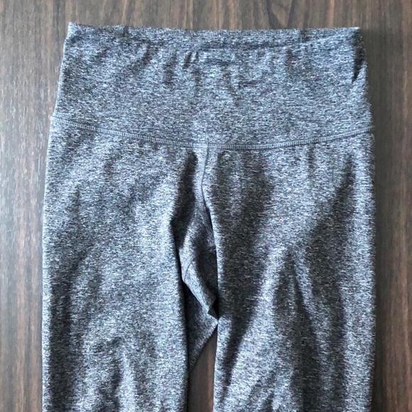 Old Navy elevate compression leggings yoga pants - Picture 2 of 7